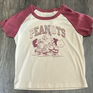 Vinyl girls peanuts shirt size large